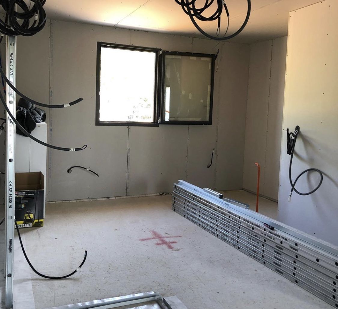 Une première chambre
