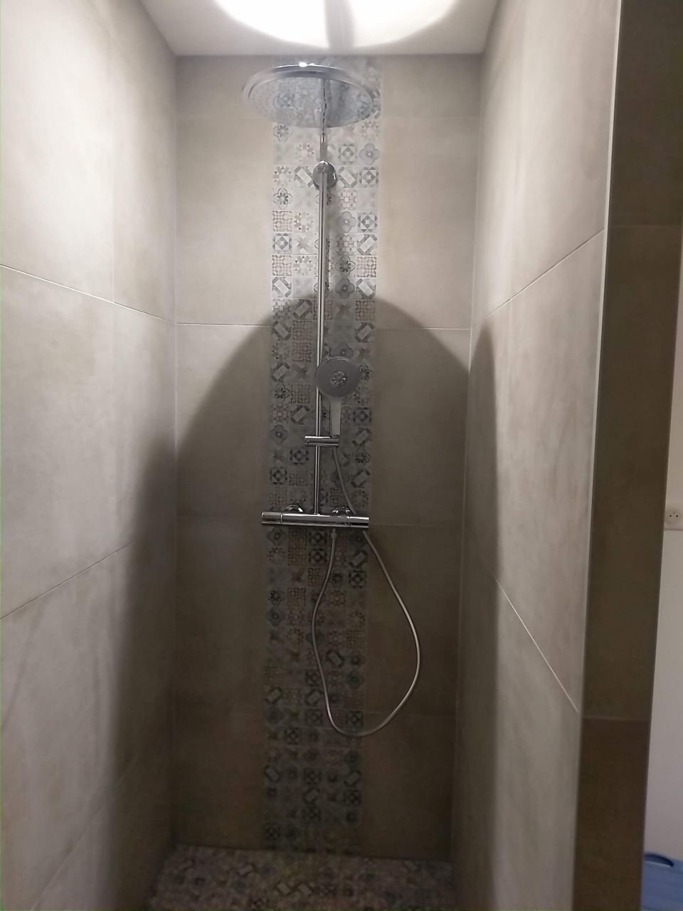Douche salle de bain familiale terminée