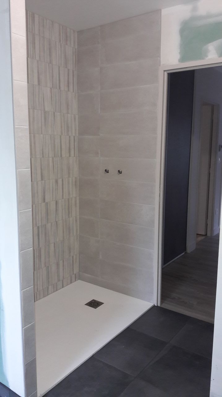 Salle de bains étage carrelée