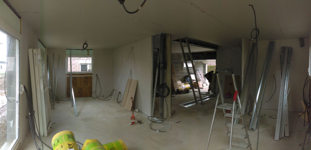 L'espace de vie au RdC qui prend forme.