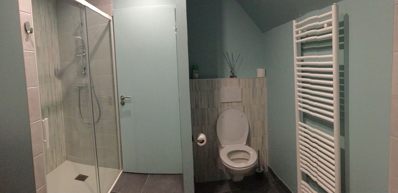 Salle de bains: coté douche