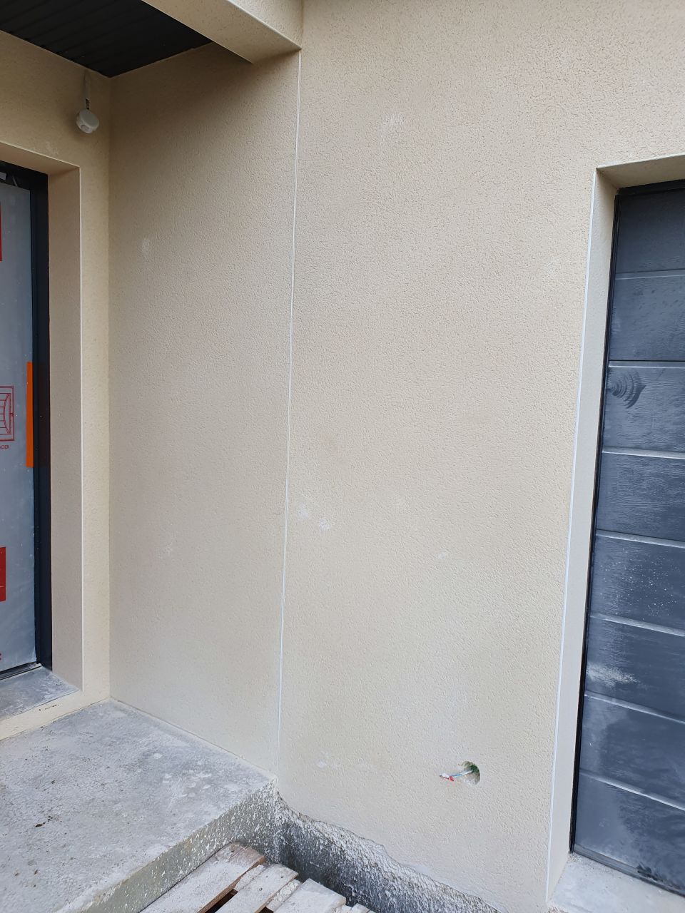 Exemple taches blanches sur la façade