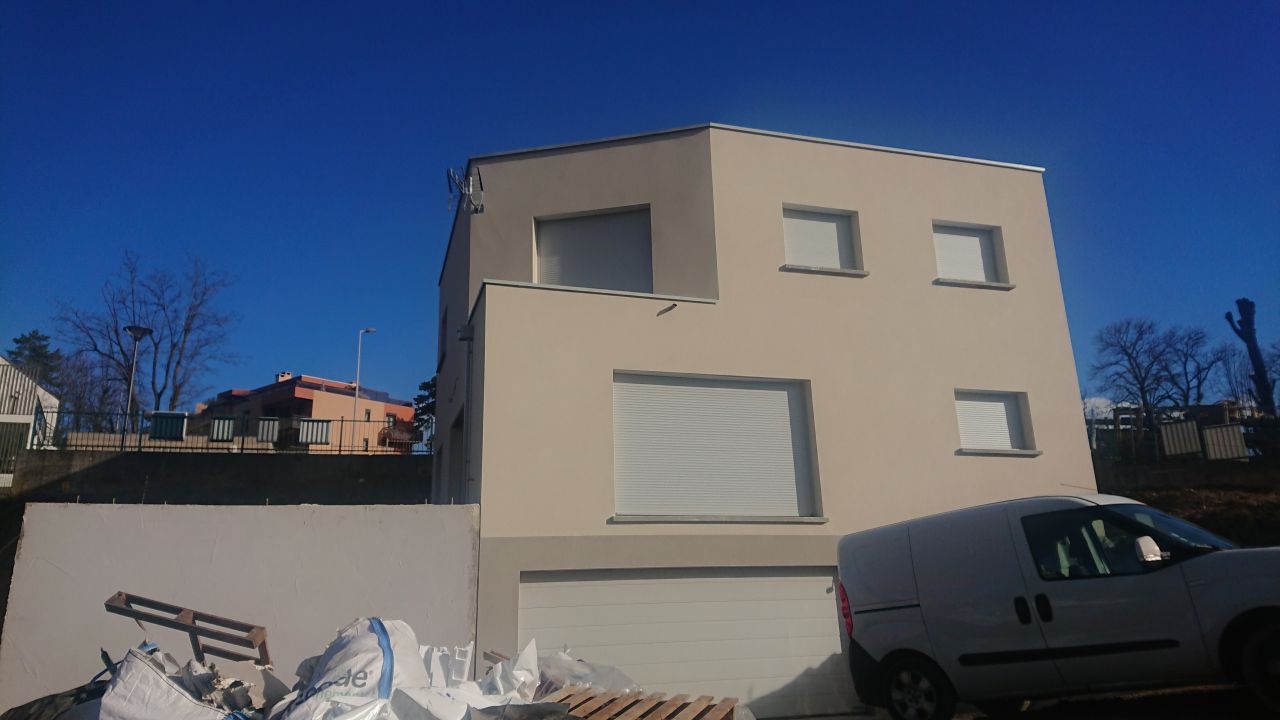 façade volets fermés