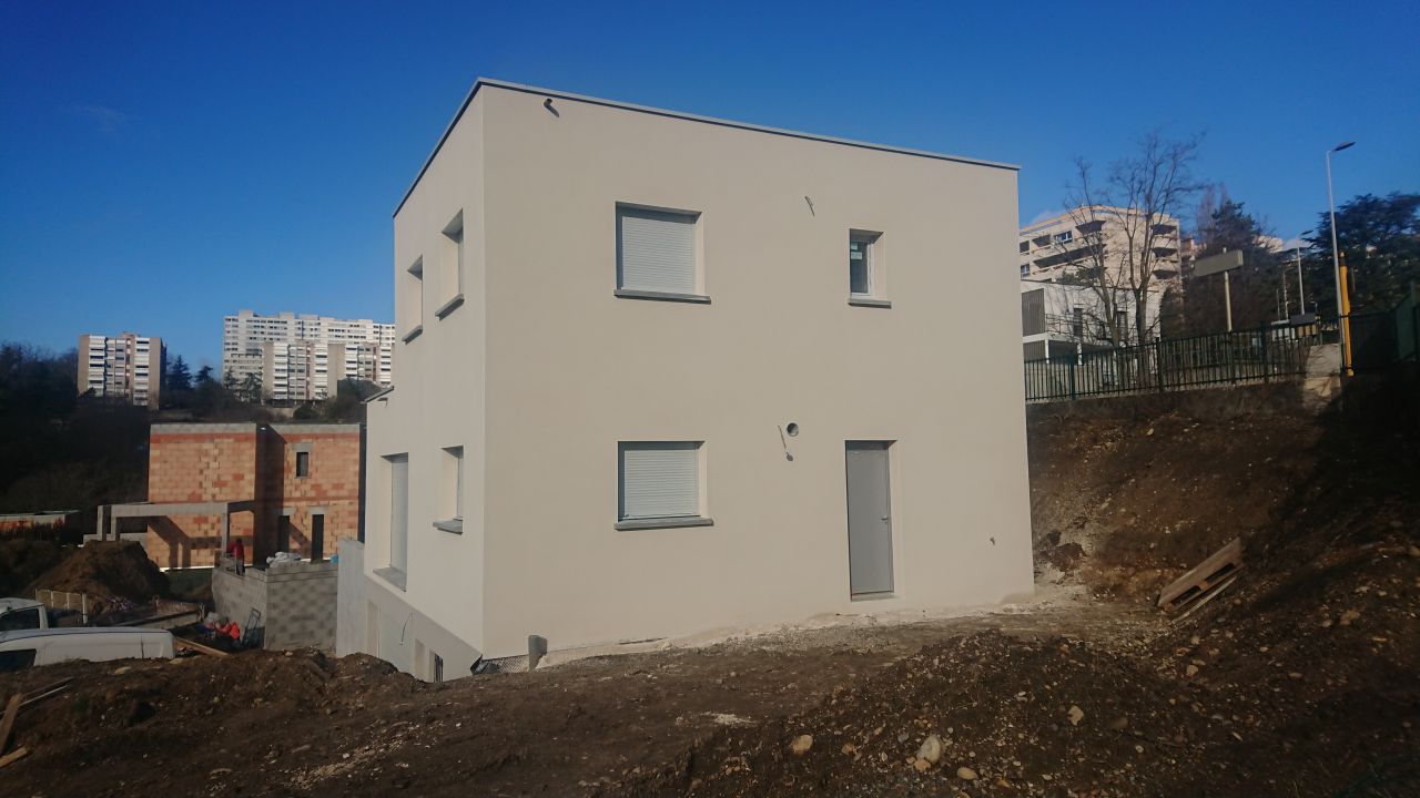 façade volets fermés
