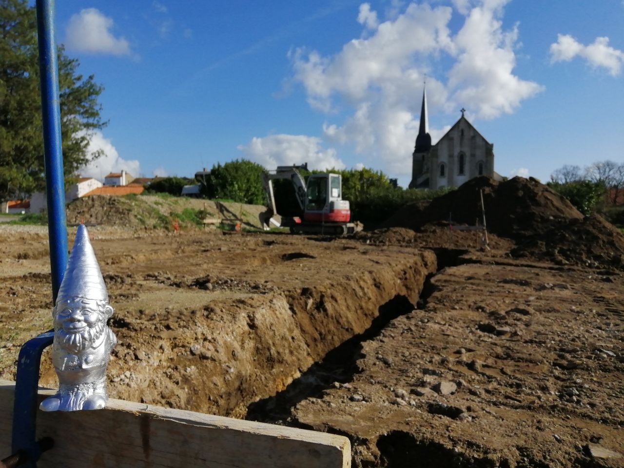 Attention Nain Matre d'oeuvre suit de prs le chantier !