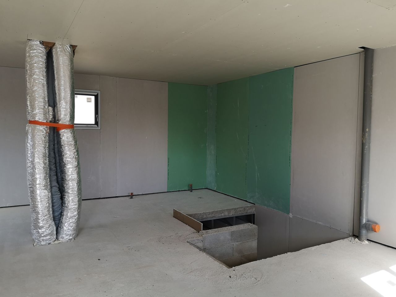 Salle de bains 1er étage et trémie