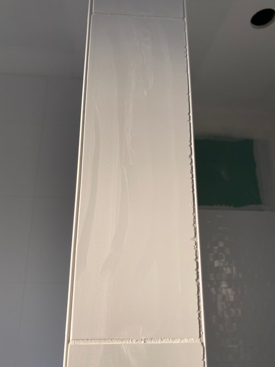 Découpe nez de cloison