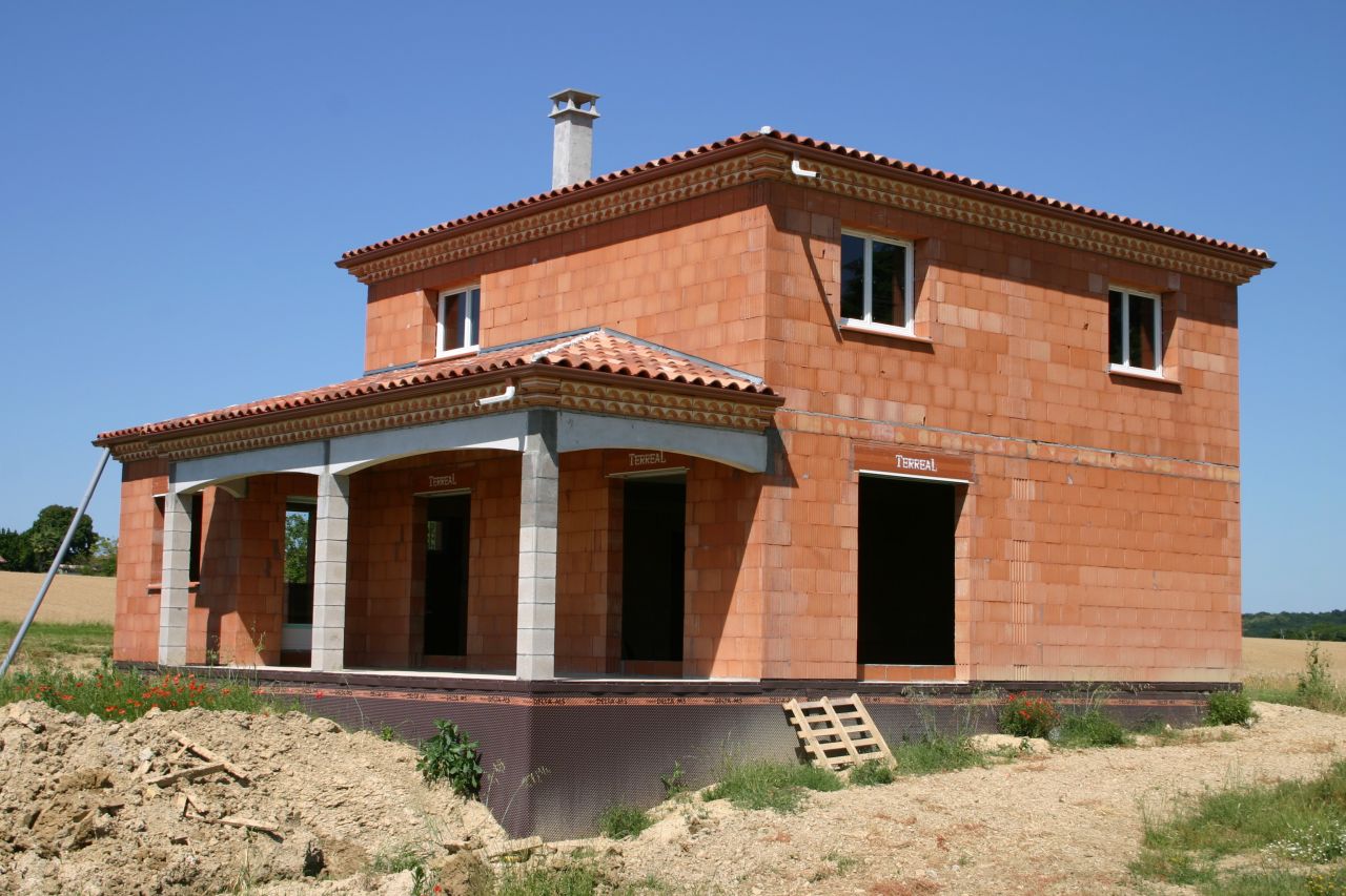 Faade avec terrasse oriente ouest et faade ct sud