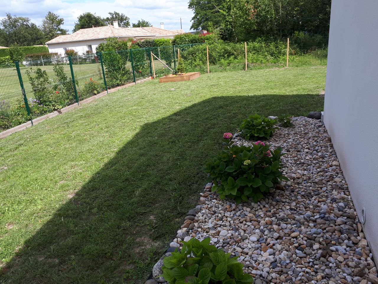 Préparation d'un coin pour "hortensia" en 1/2 ombre