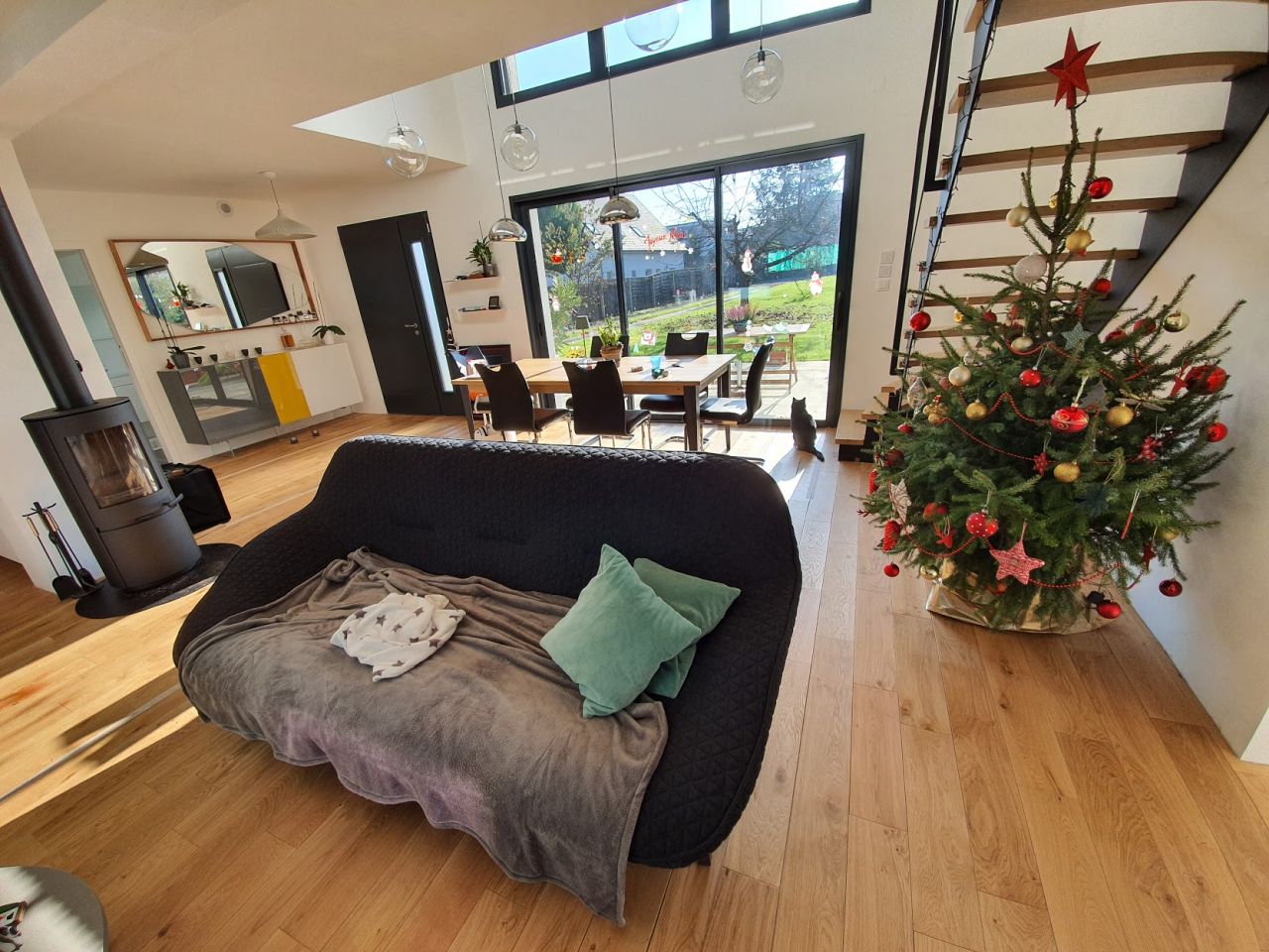 Lumière hivernale dans le salon