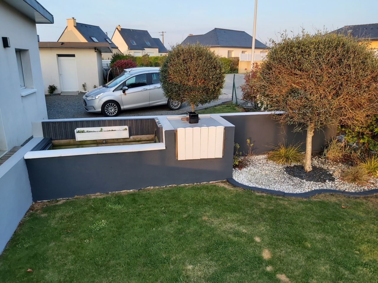 Peinture gris cendre et gris anthracite bassin et mur d'enceinte de la terrasse