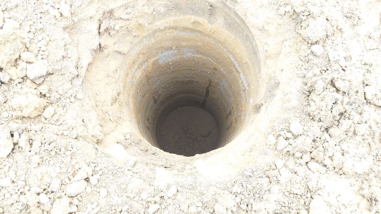 Forage "puits" diamtre 80 et 100cm, profondeur comprise en 3 et 5m