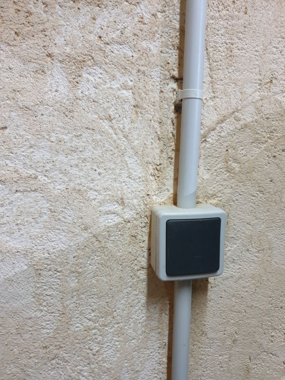 interrupteur sur mur