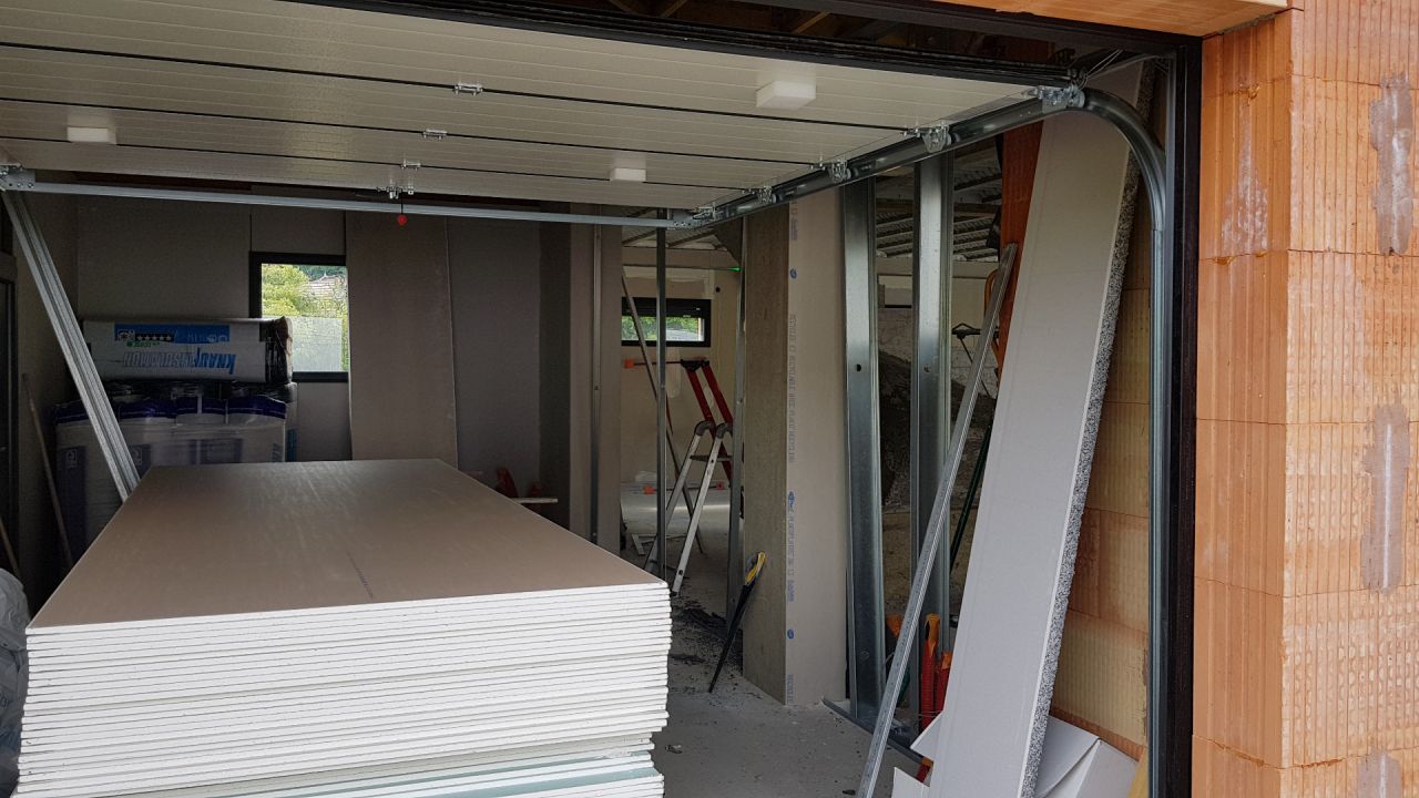 J111 - Garage