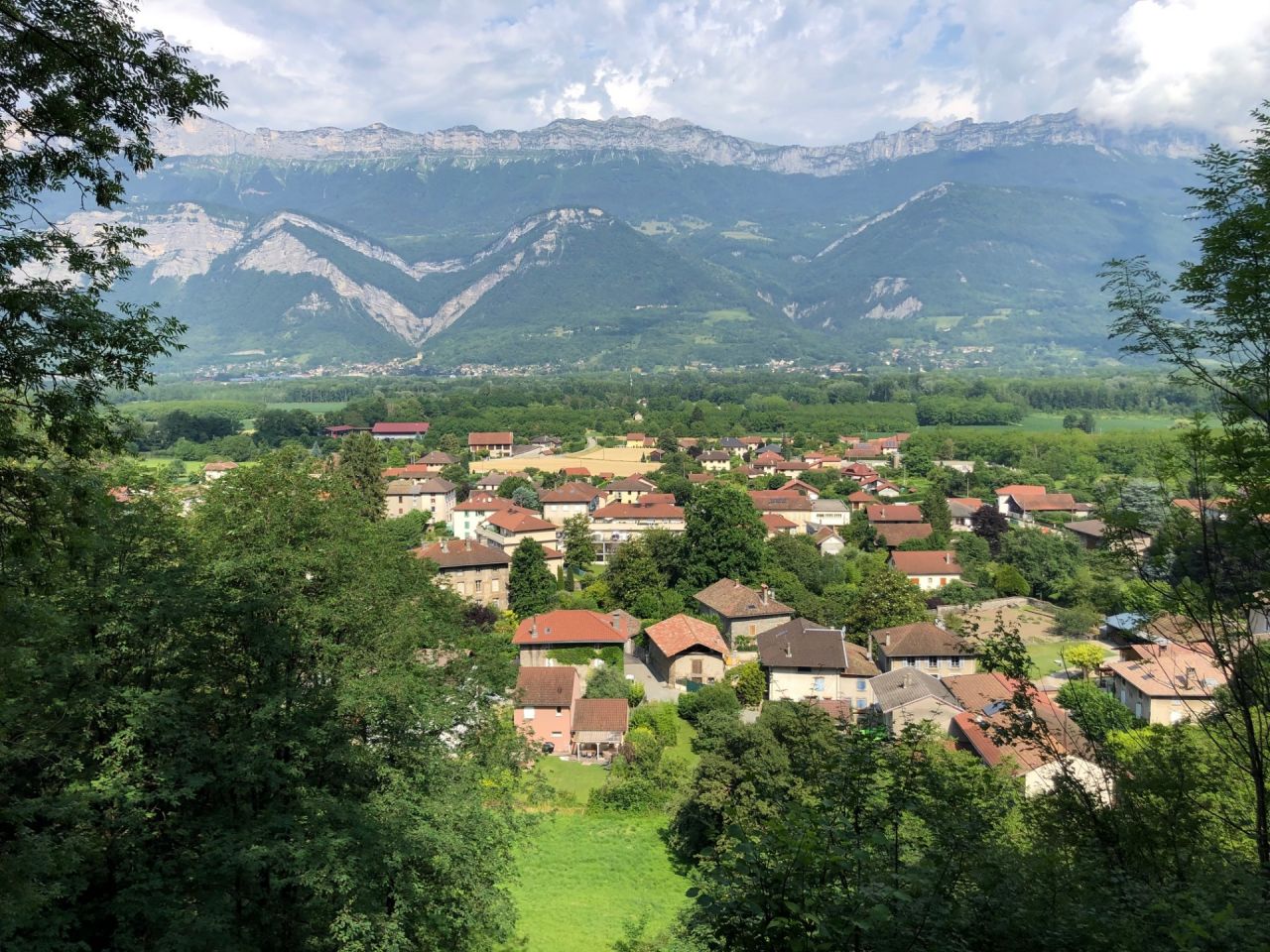 Vue des terrains avec leur dernire rcolte de bls...