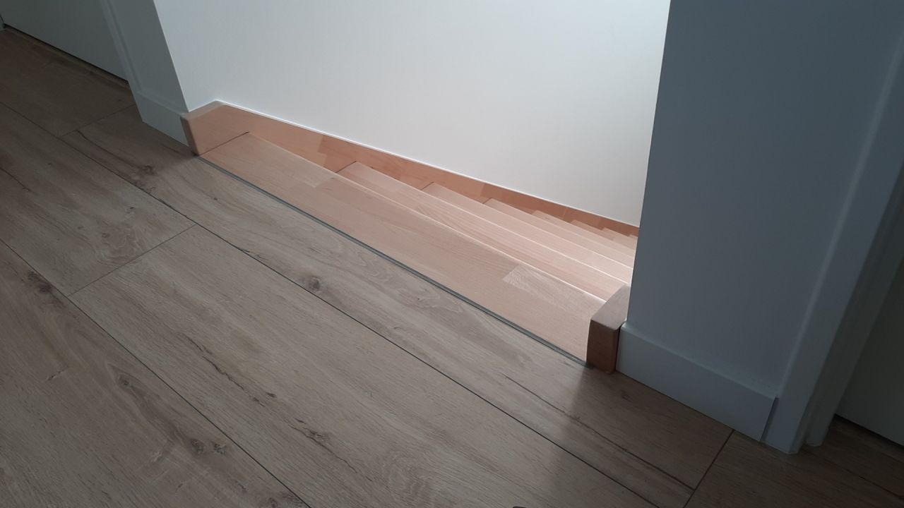 Jointage au niveau de l'escalier.