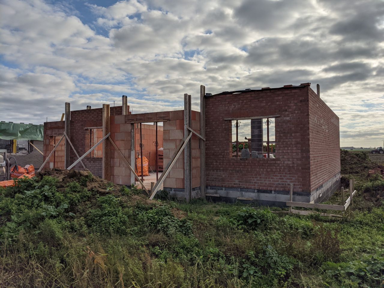 Façade avant presque terminée