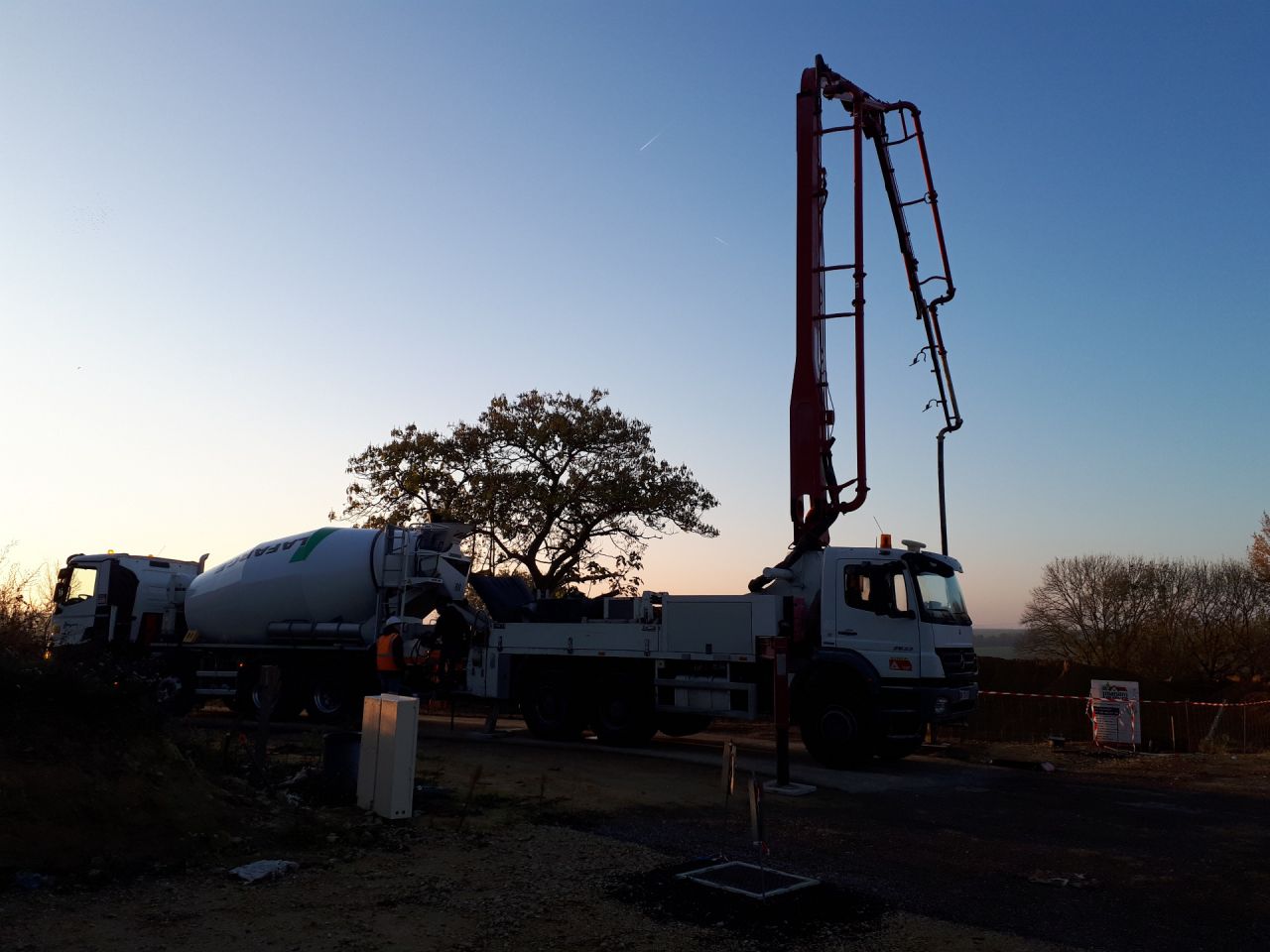 la toupie et le camion pompe (je ne sais pas si a s'appelle comme a), au petit matin...