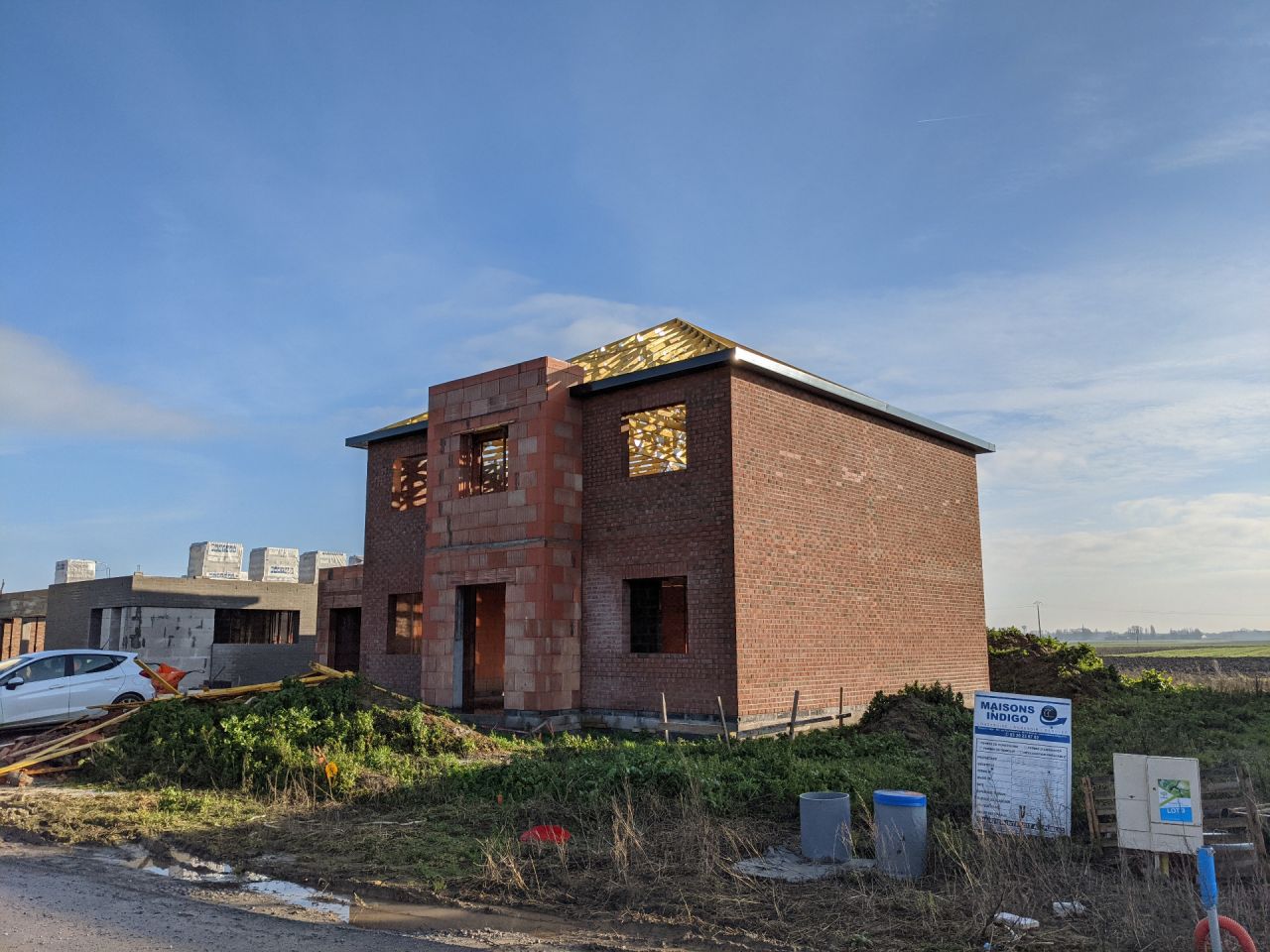 Vue de la maison avant le hors d'eau