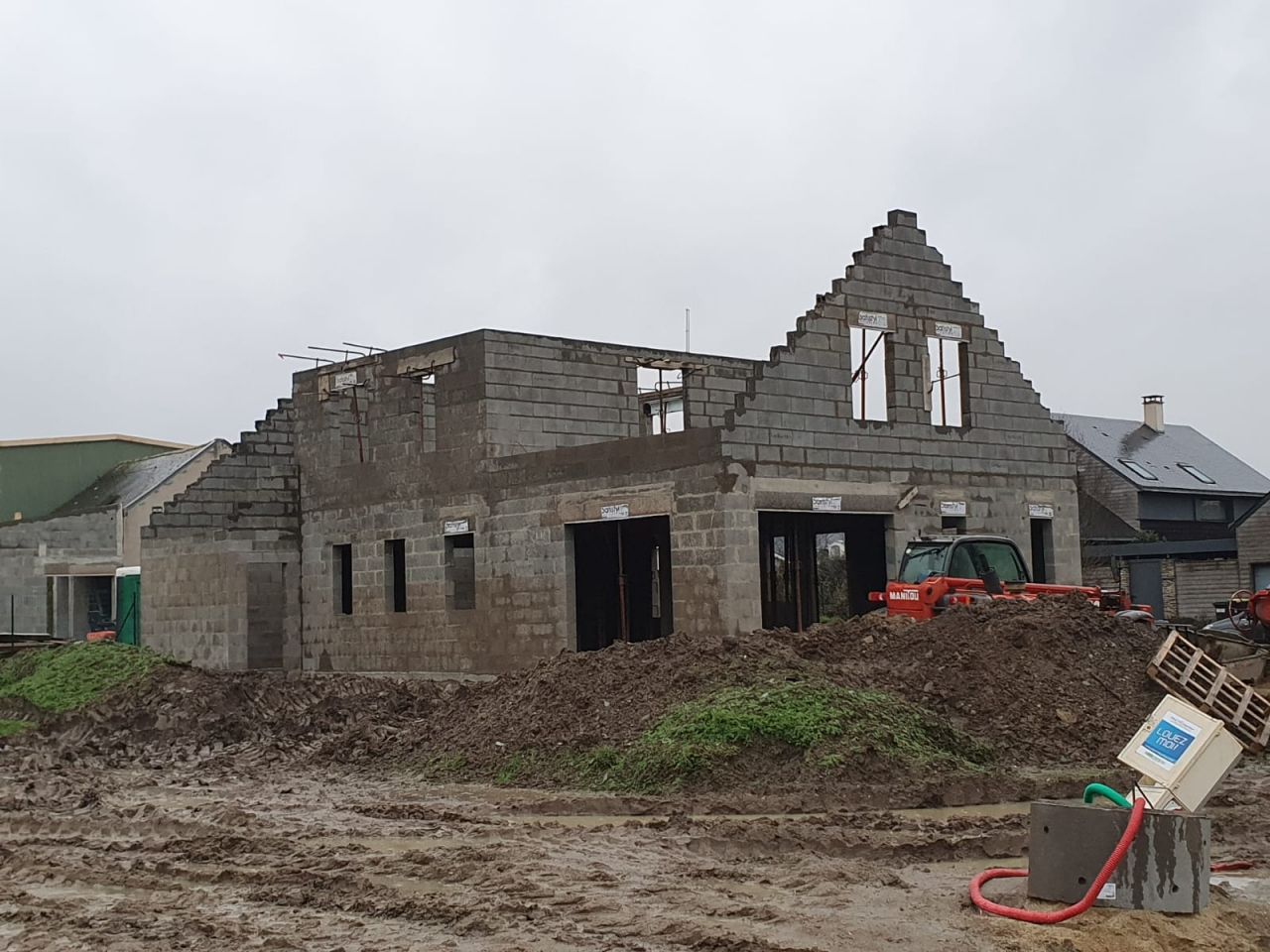 Elévation des pignons des combles, du garage et des murs du R+1
