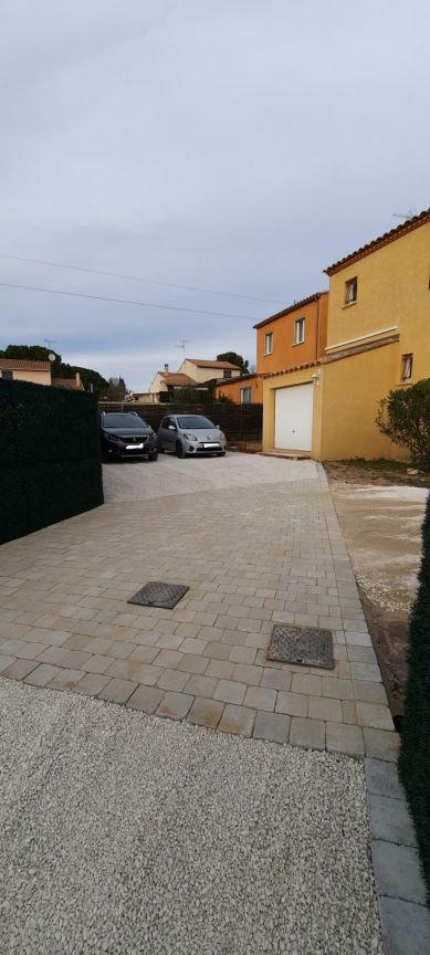 Et voilà ma jolie allée pavée et gravier