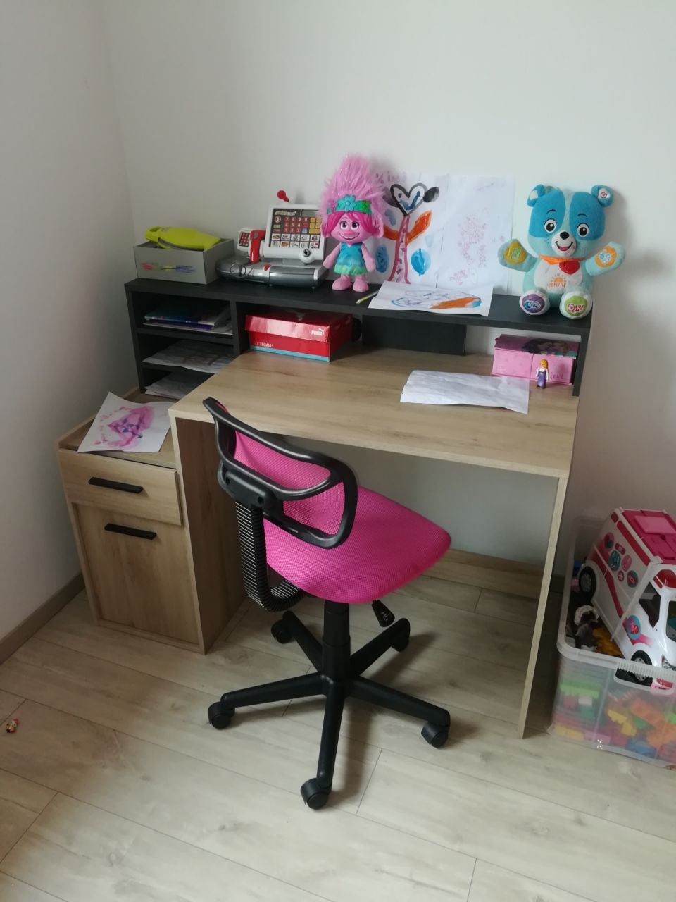 Bureau 4