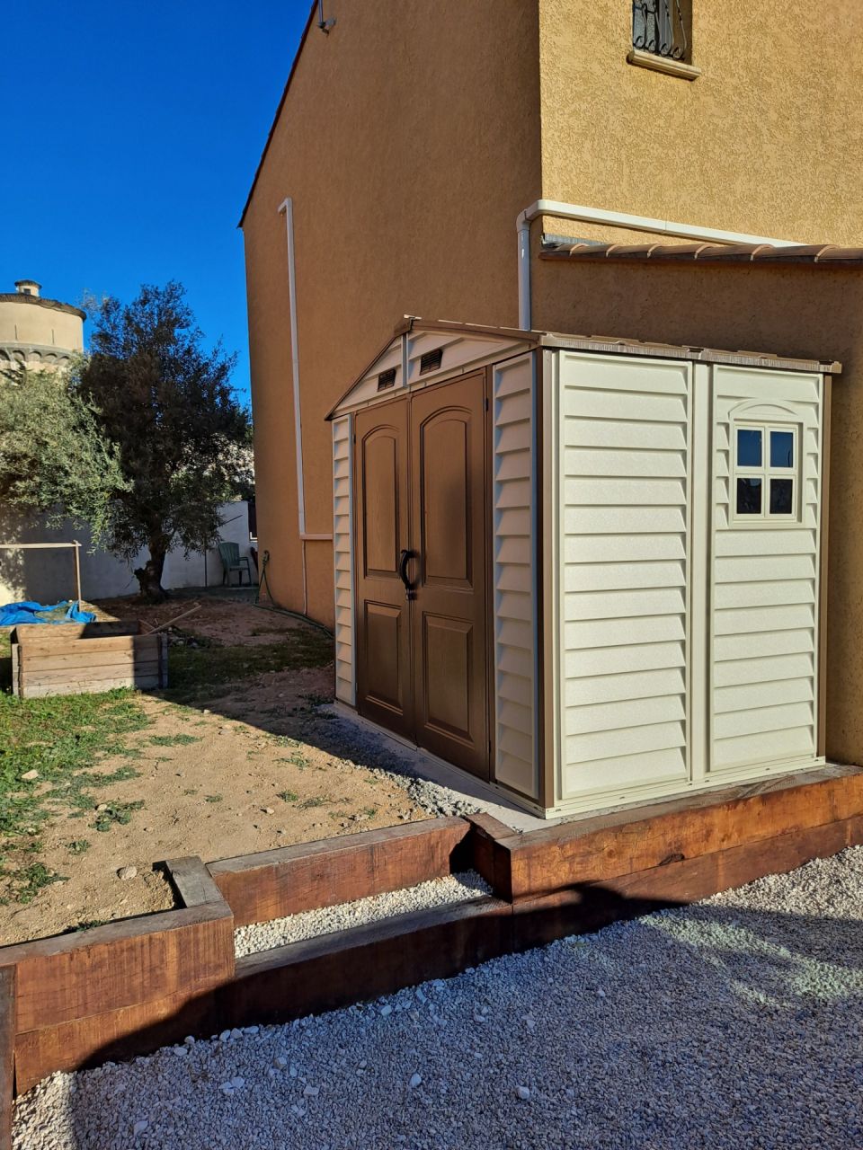 Abri de jardin DURAMAX Woodstyle Premium de 4.13 m²