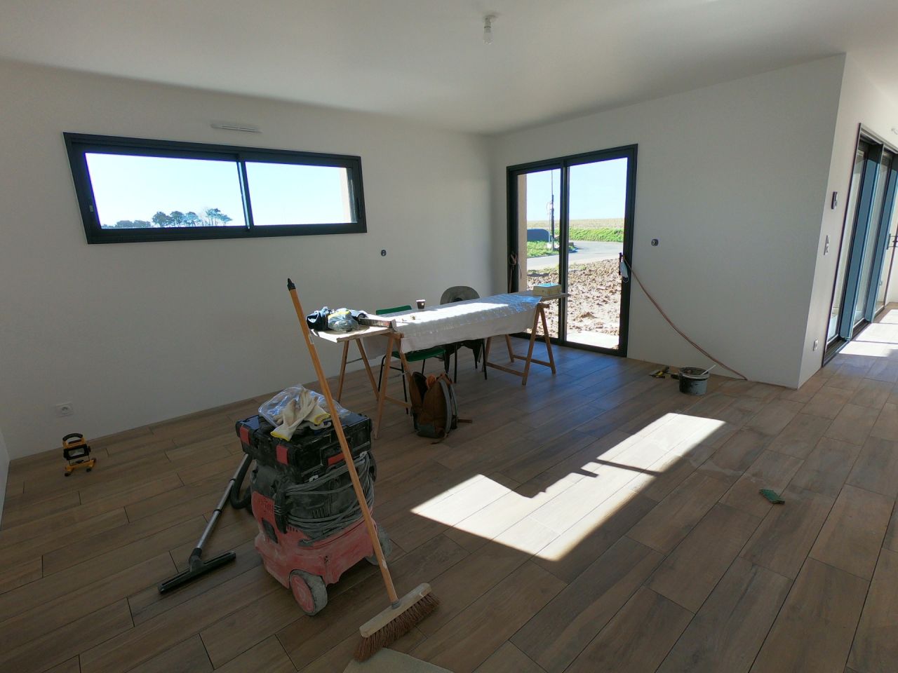 Fin des travaux des sols.

Résultat final carrelage & parquet.