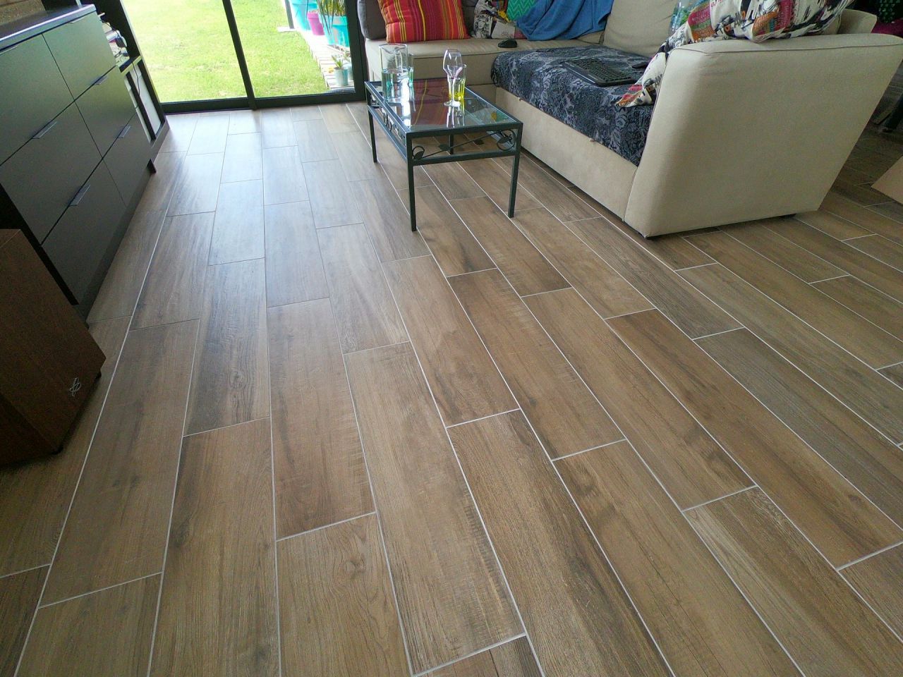 Fin des travaux des sols.

Résultat final carrelage & parquet.