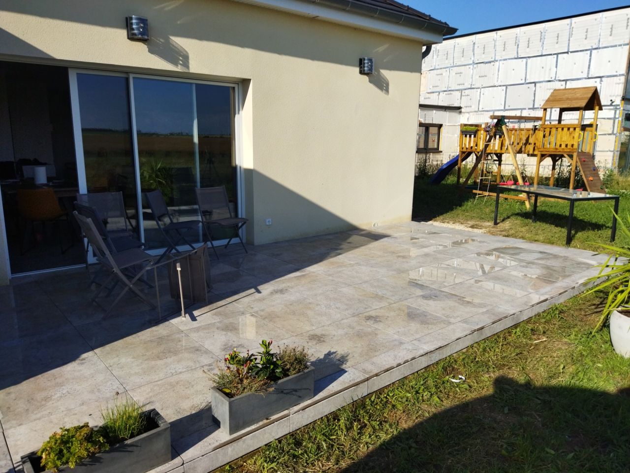 Terrasse sur plot coté sud 1