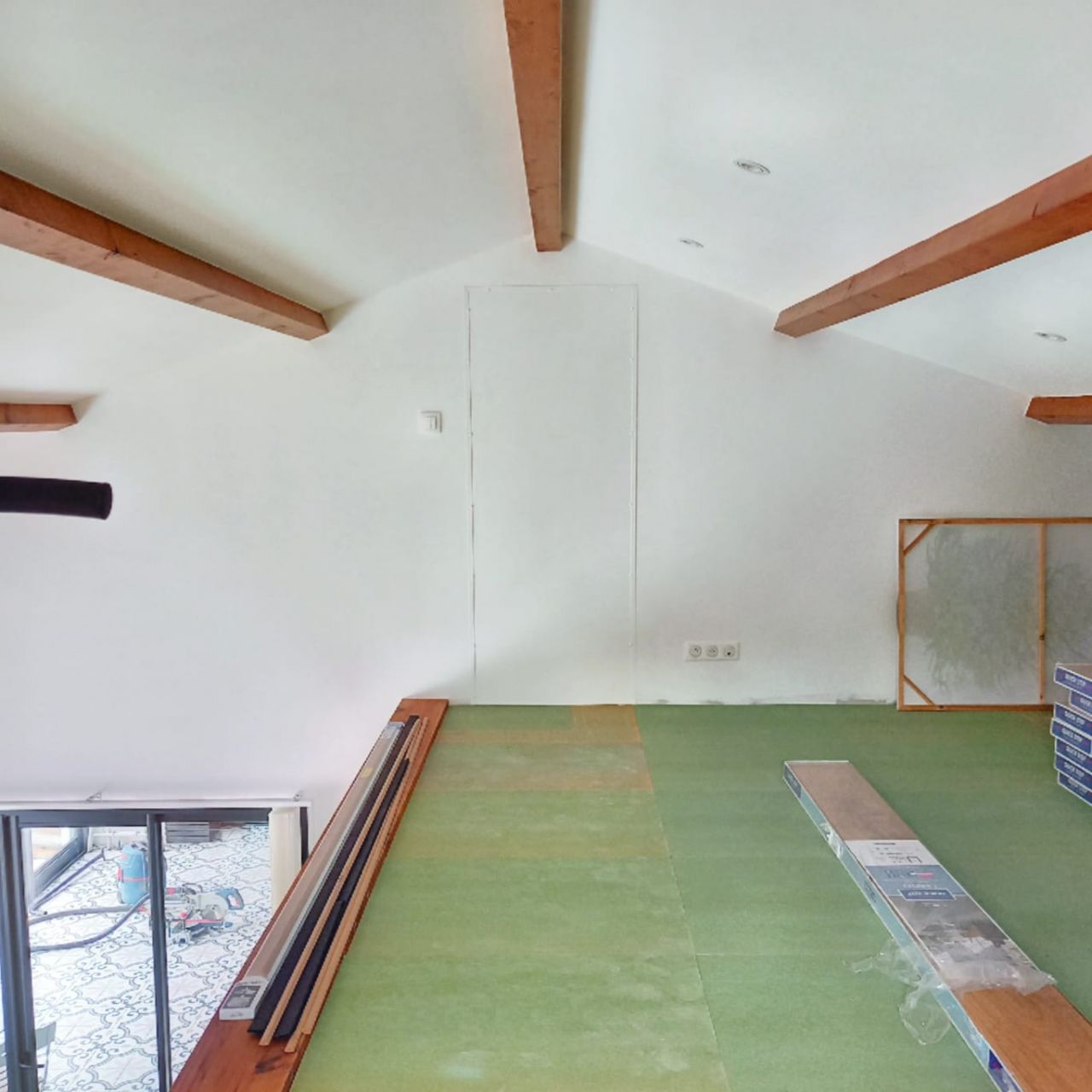 Pose de la couche phonique STEICO underfloor