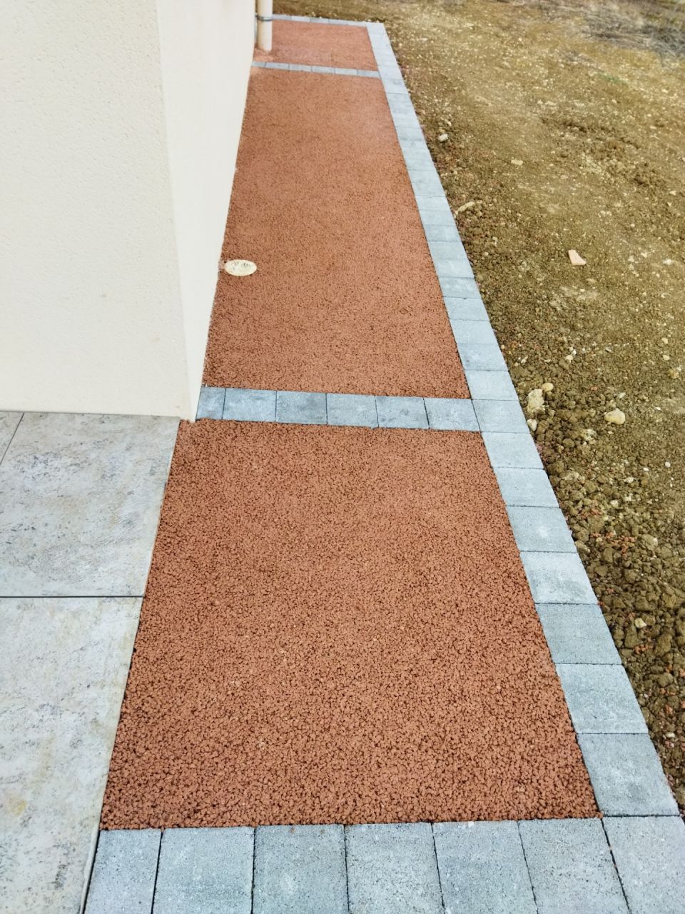 Pourtour maison coté Est