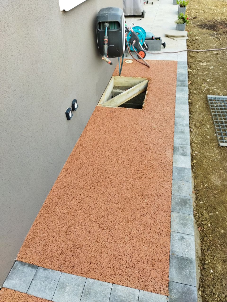 Pourtour maison coté Sud