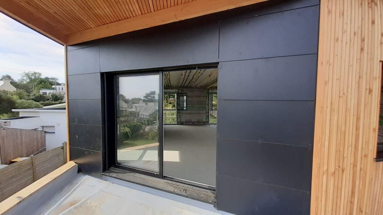 le liner de terrasse fait quelques vaguelettes comme celui du carport/garage, on me dit qu'il n'y a pas de risque, cela serait plus rassurant sans ces vaguelettes.....