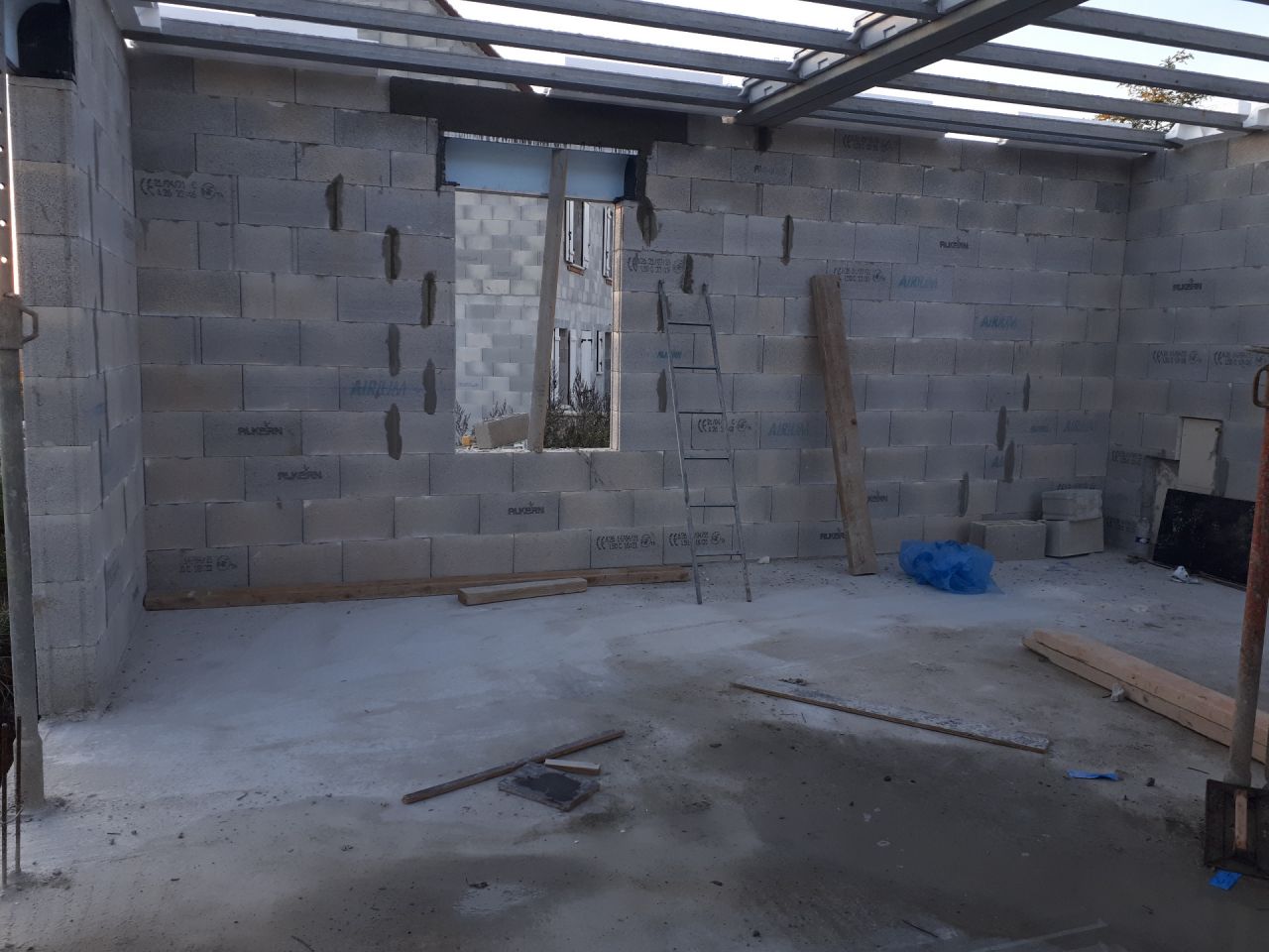 Dernier pan de mur enfin terminé