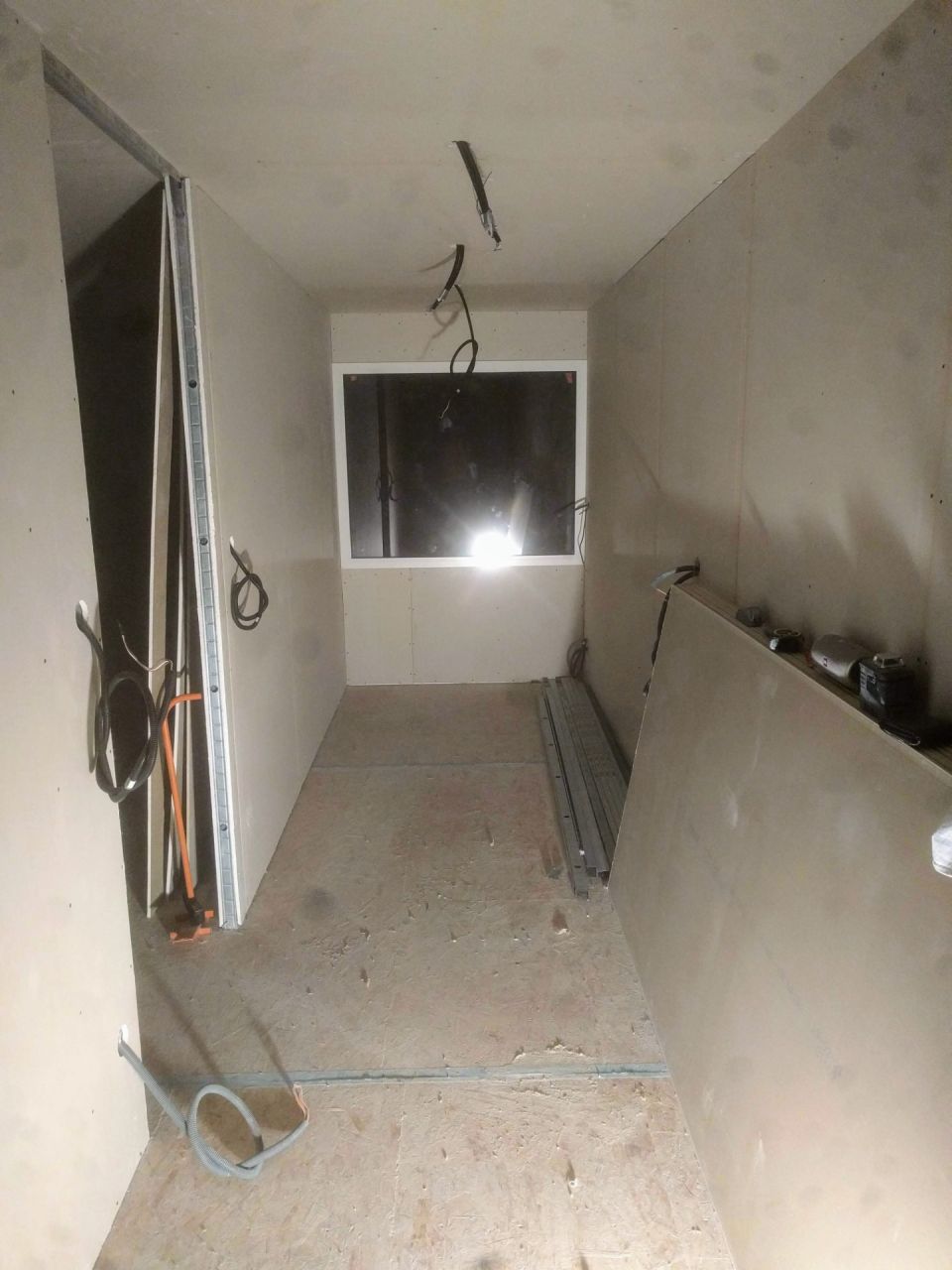 Placo de l'étage - Couloir/blibliotheque/Salle de jeux traversant.
