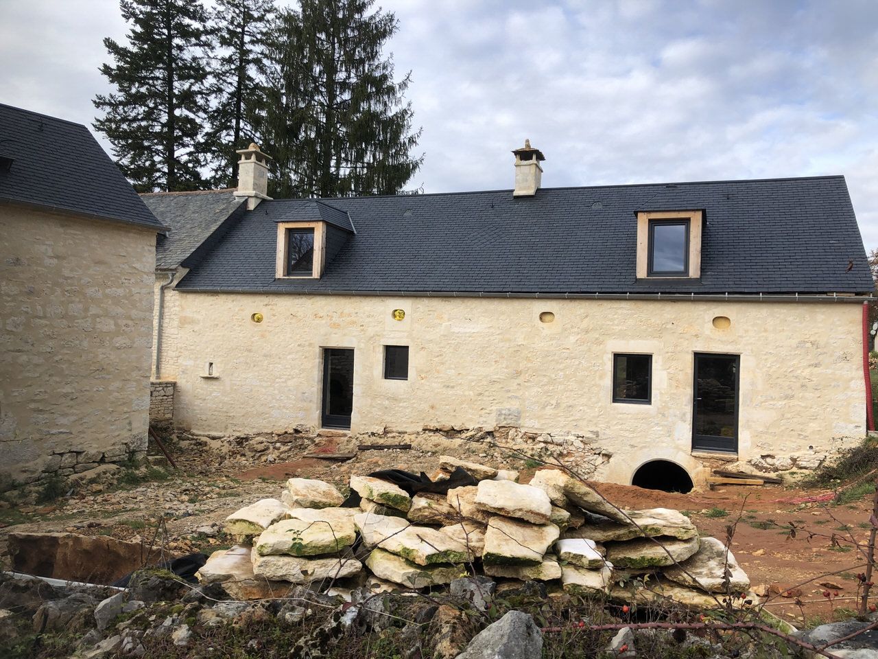 Huisseries posées et enduits faits