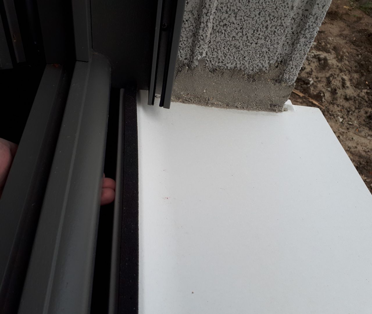 Appui de fenêtre de la cuisine trop court...