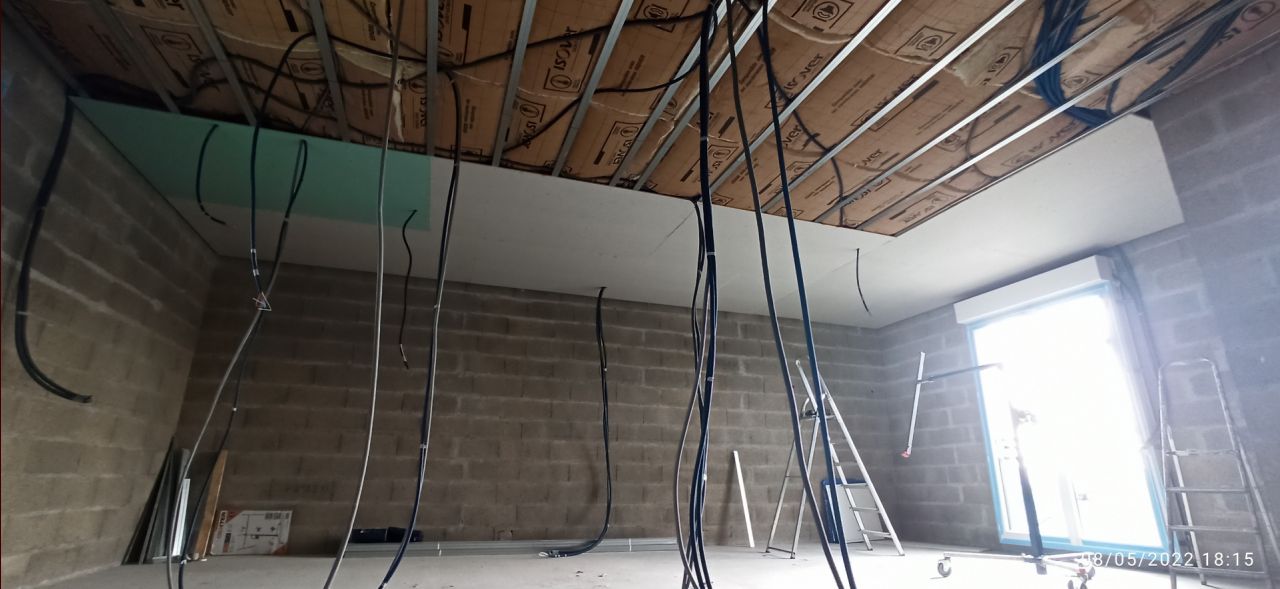 faux plafond étage en cours