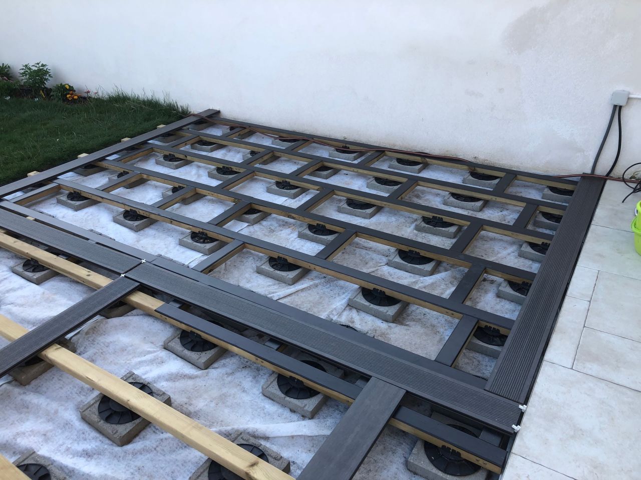 Réalisation de la structure pour la future terrasse