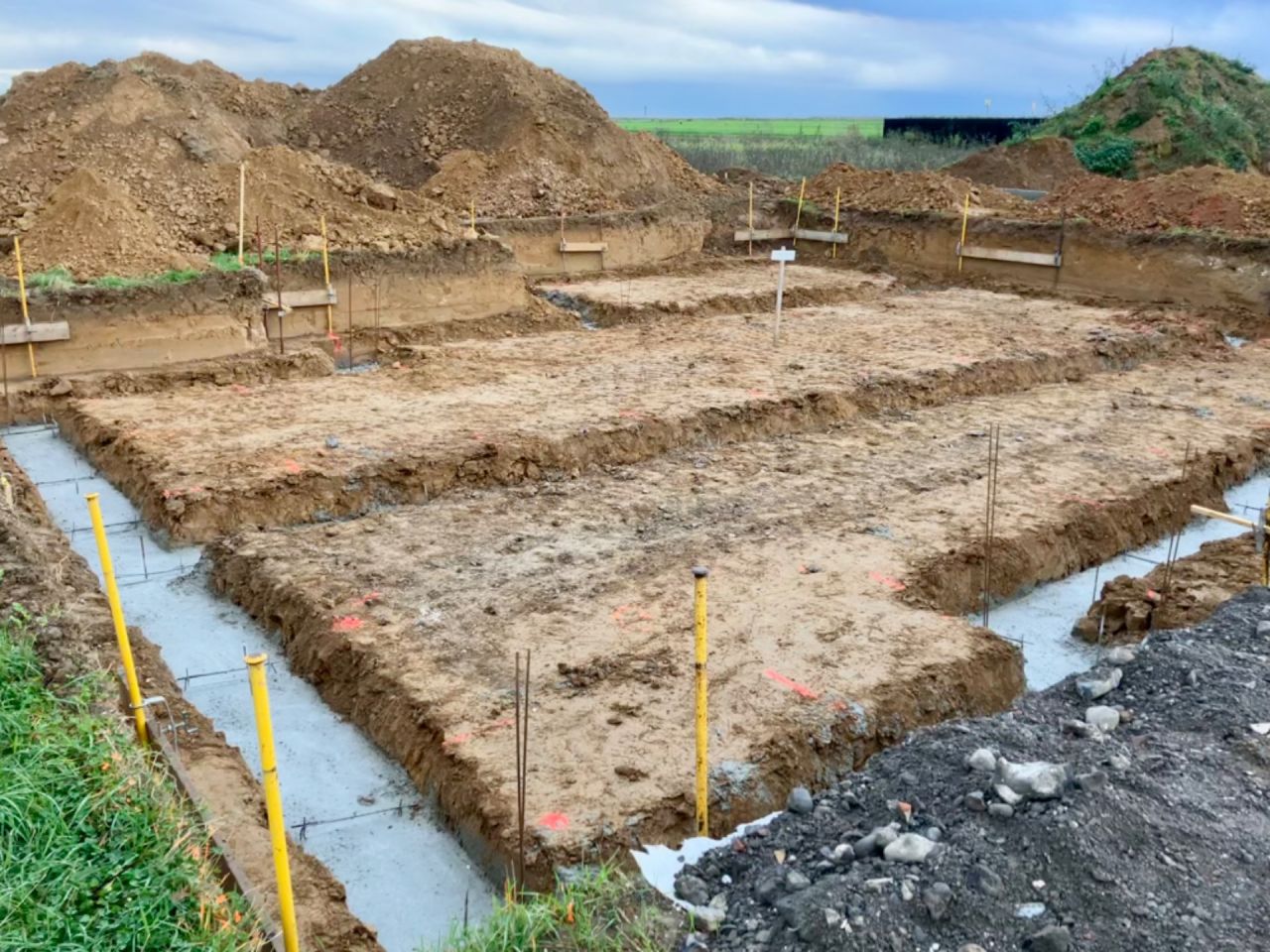 Début des fondations, béton de propreté