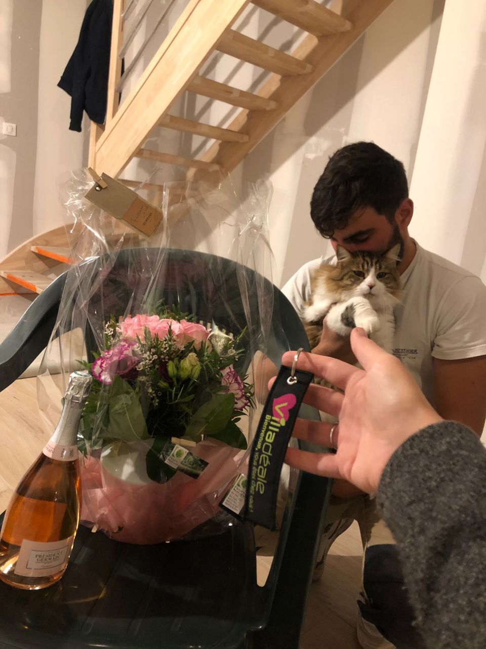 Remise des clés pour notre plus grand bonheur ! Avec de jolis cadeaux de Villadéale.