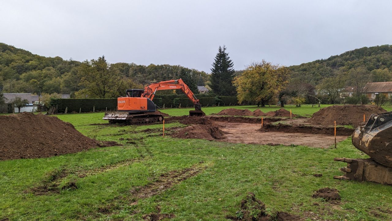 Dbut du terrassement sous un vrai temps de toussaint