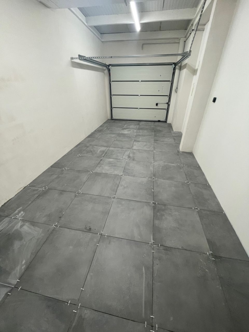 Carrelage garage hors joint et hors plinthe