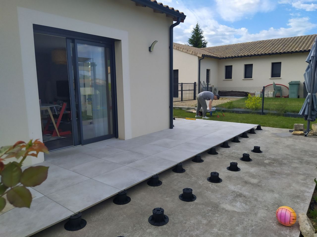 Terrasse grès cérame sur plot