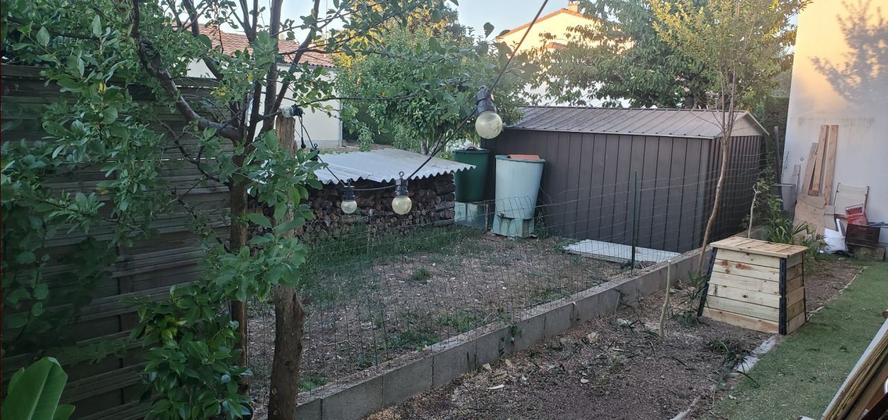 La haie n'est plus...place au travaux de préparation