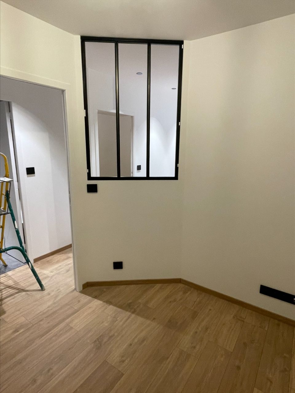 Debut pose verriere bureau etage