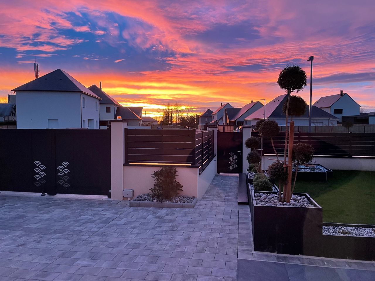 La vue depuis la baie de la cuisine au lever du jour