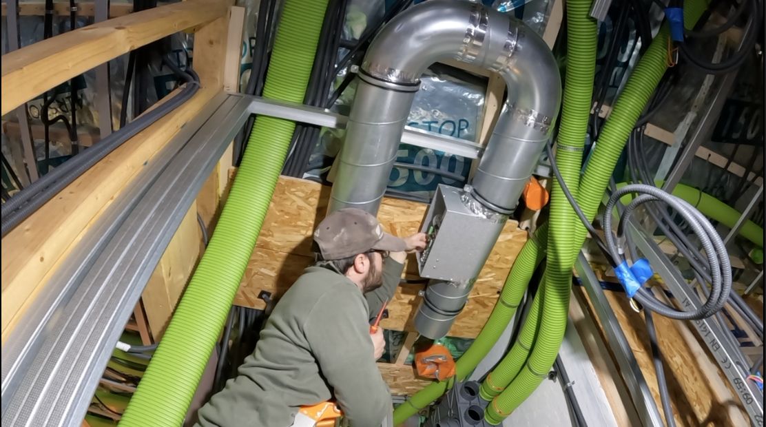 Pose du réseau galva avec batterie chauffante