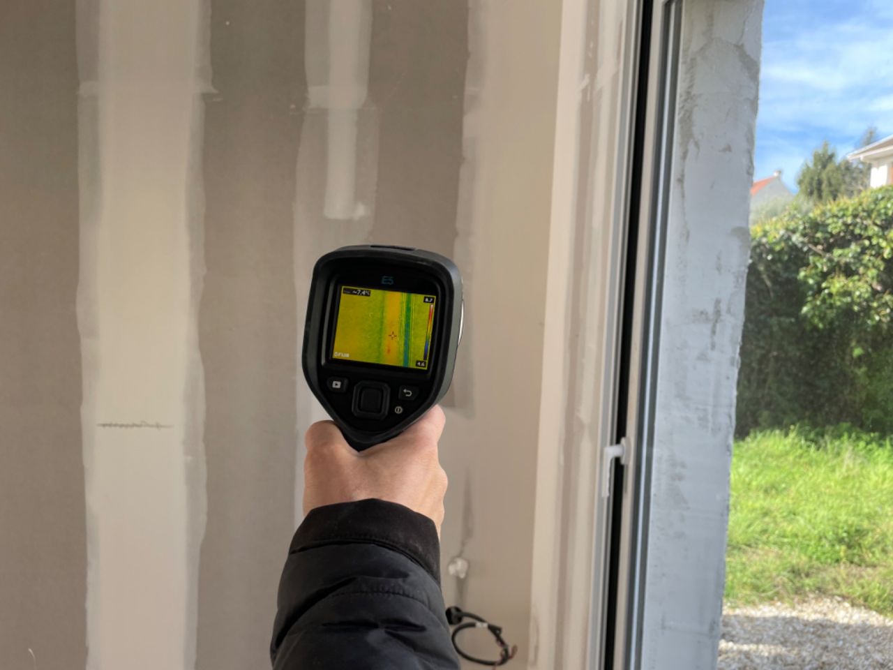 Contrôle plancher chauffant et caméra thermique cloisons